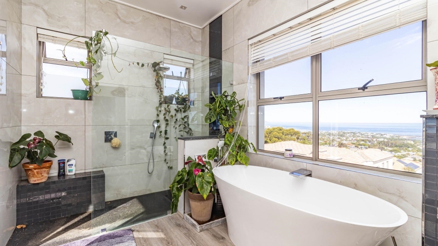 4 Bedroom Property for Sale in Berghof Western Cape